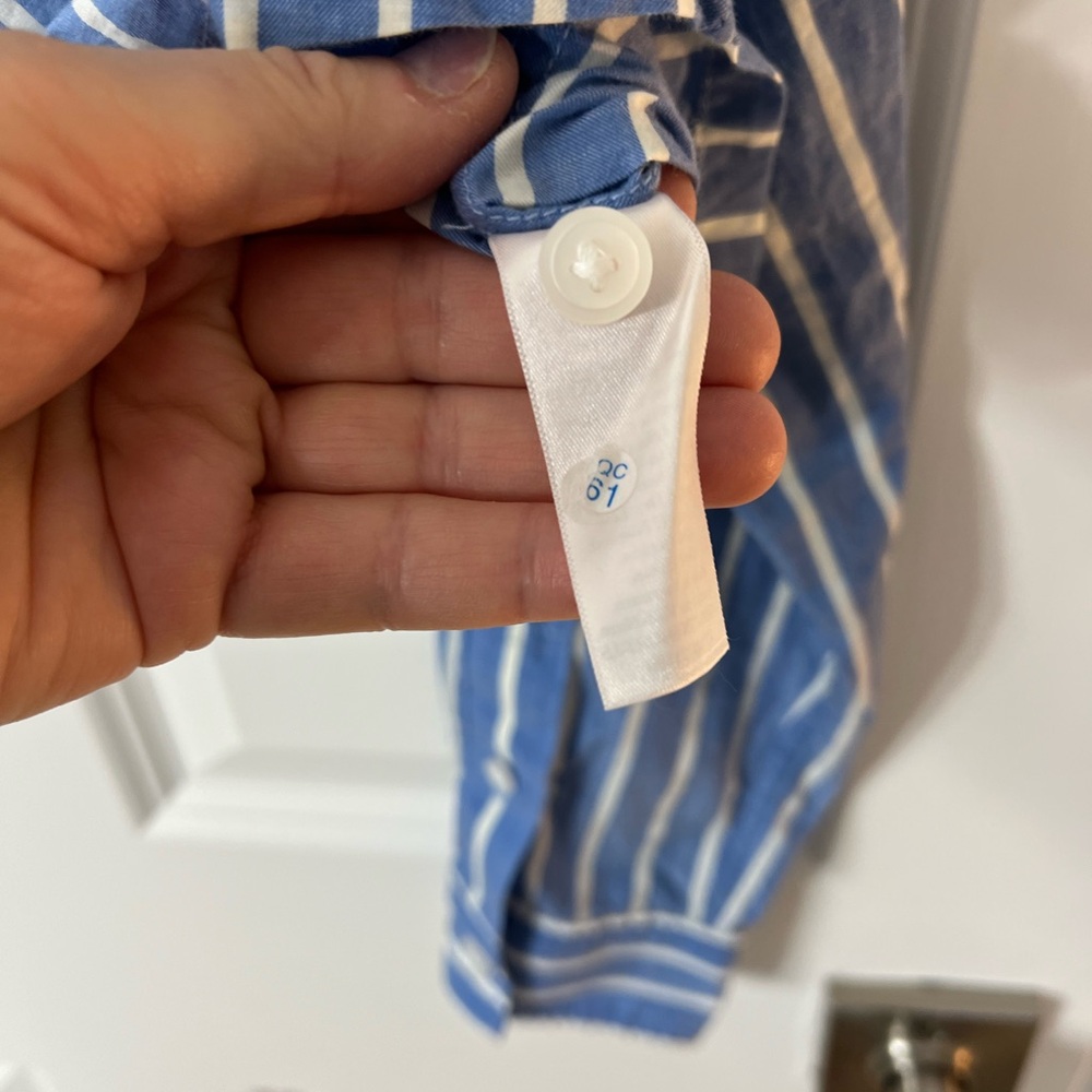 EUC EVERLANE Way-Short cropped Button-Down 100% Cotton OVERSIZED fit - Picture 5 of 5